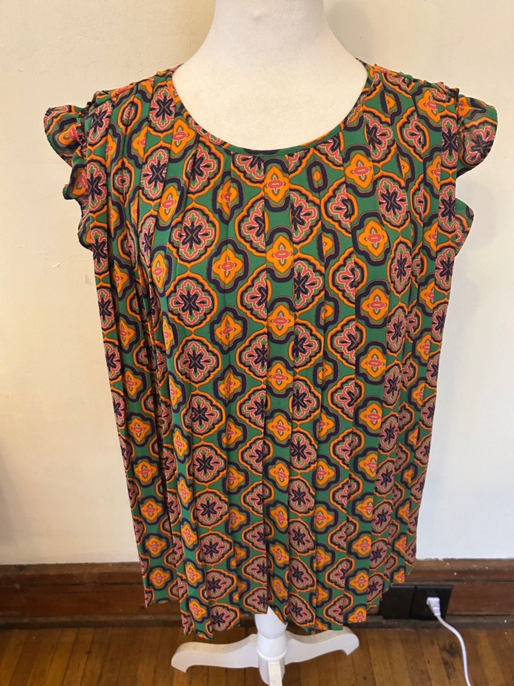 DR2 Green Multi-Color Patterned Flutter Sleeve Pleated blouse Size XL EUC